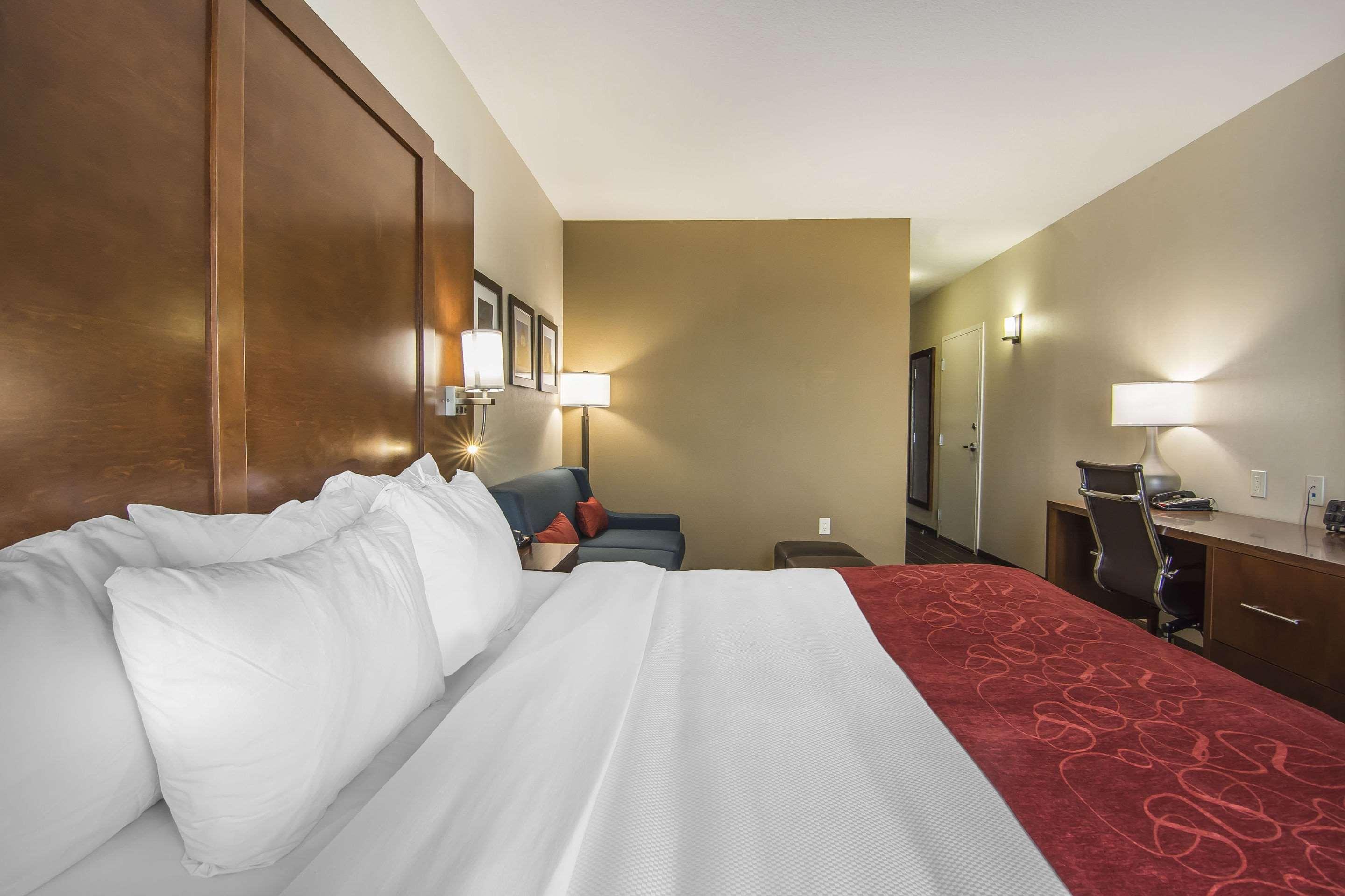 Comfort Suites Regina Kültér fotó