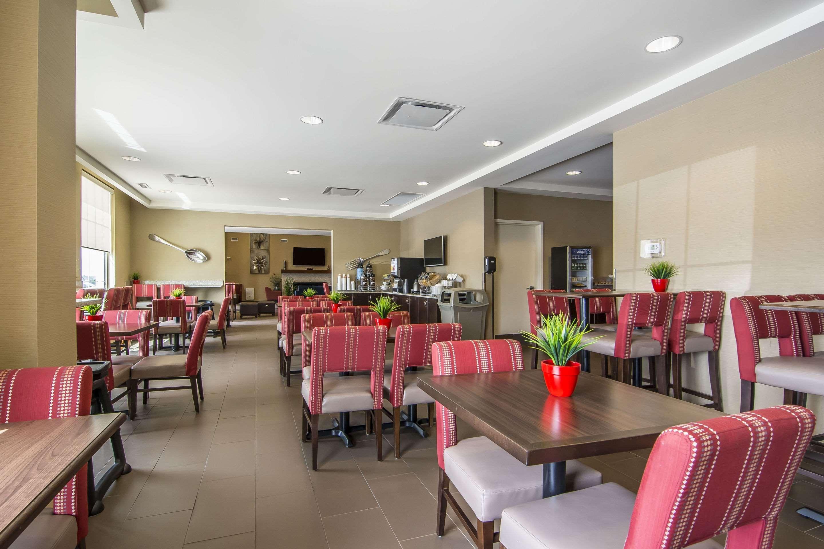 Comfort Suites Regina Kültér fotó