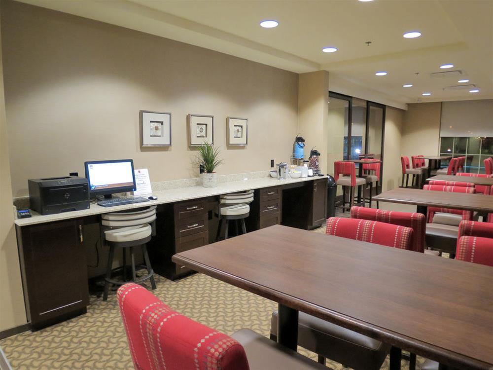 Comfort Suites Regina Kültér fotó